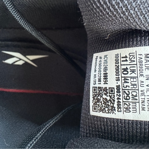 Reebok Mesh Sneakers in Black and White - Picture 6 of 6